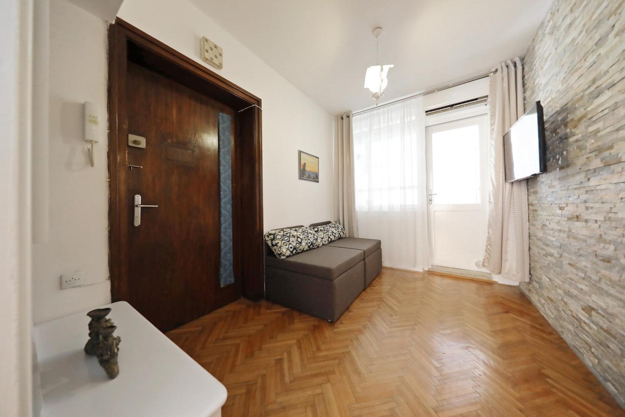 Lägenhet Apartman Ski